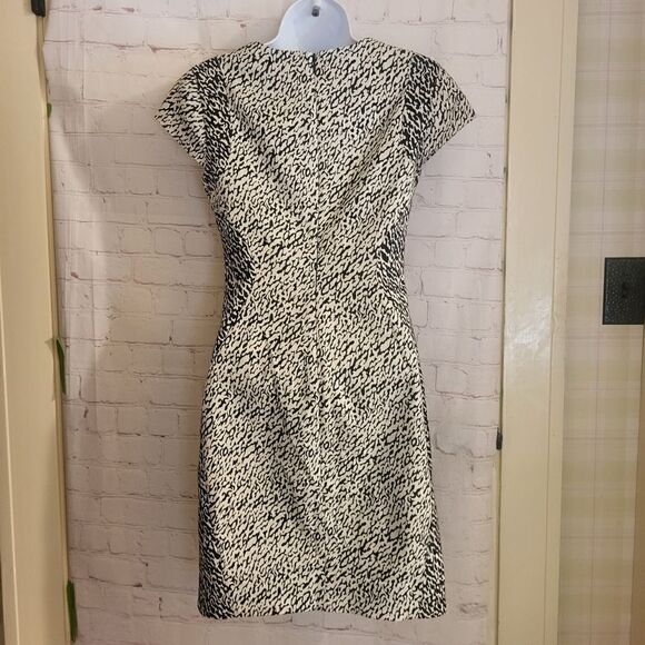 NWT Diane von Furstenberg Black/Wht Snakeskin Print Cap Sleeve Dress XS/0 $248 - Picture 5 of 11
